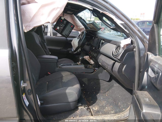 2019 TOYOTA TACOMA 5TFAZ5CN3KX082072 Photo 4