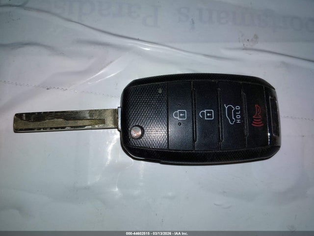 5XYPG4A55GG015058 KIA Sorento 3.3l Lx