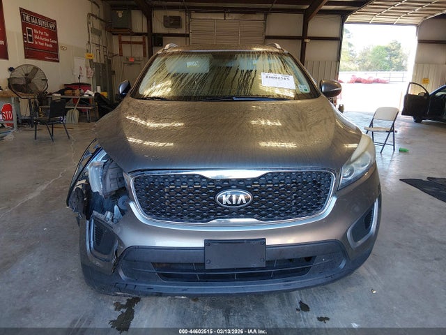 5XYPG4A55GG015058 KIA Sorento 3.3l Lx