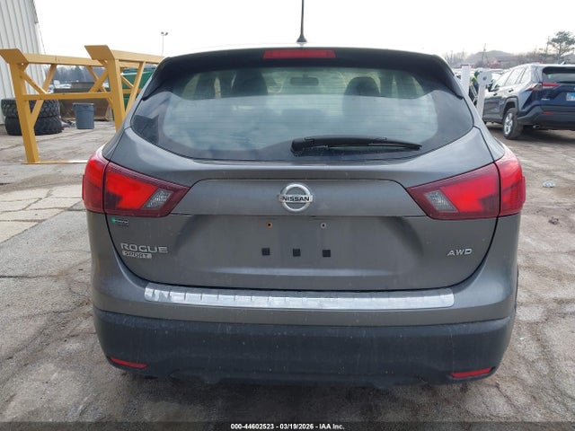 2017 Nissan Rogue Sport S მანქანა იყიდება აუქციონზე, vin: JN1BJ1CR9HW144437, აუქციონის ნომერი: 44602523