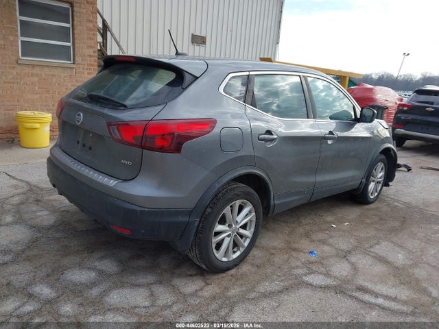 2017 Nissan Rogue Sport S მანქანა იყიდება აუქციონზე, vin: JN1BJ1CR9HW144437, აუქციონის ნომერი: 44602523