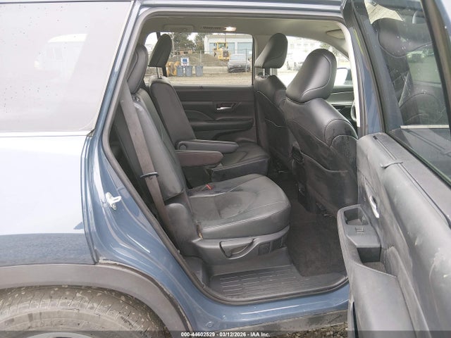 Toyota Grand Highlander Xle 2024 5TDAAAB51RS007274 Image 8