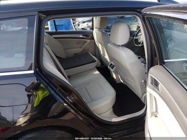 2015 Volkswagen Golf Sportwagen Tdi S 4-door მანქანა იყიდება აუქციონზე, vin: 3VWFA7AU8FM504977, აუქციონის ნომერი: 44602537