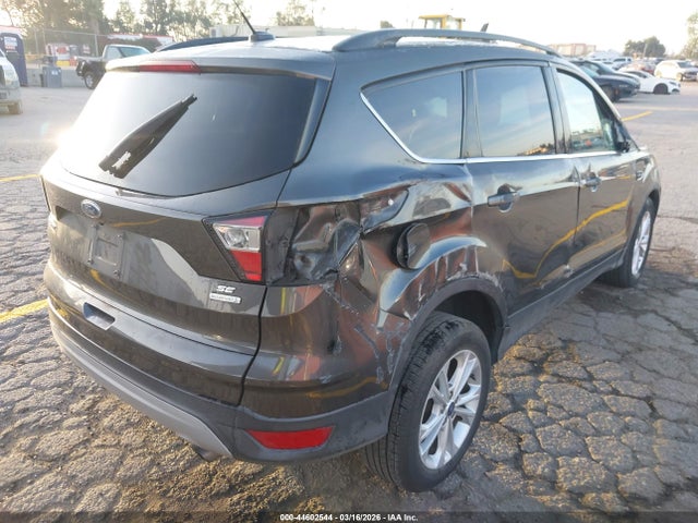 1FMCU0GD9JUA43087 Ford ESCAPE SE