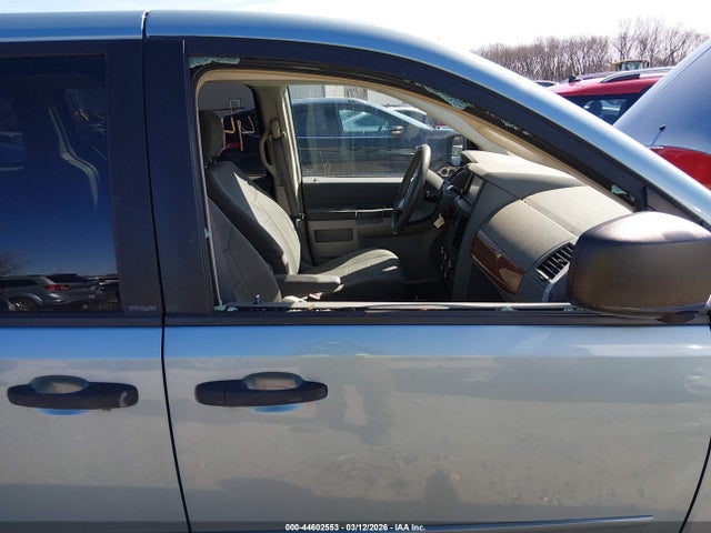 2008 CHRYSLER TOWN & COUNTRY 2A8HR44H98R649015 Photo 5