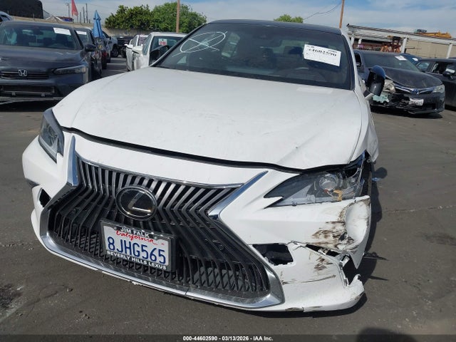 Продажа на аукционе авто 2019 Lexus Es 350 Luxury, vin: JTHBZ1B17K2005194, номер лота: 44602590