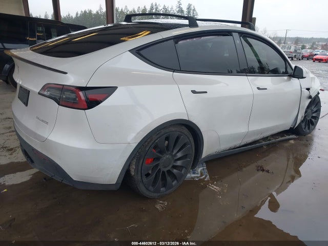 2023 TESLA MODEL Y 7SAYGDEF1PF688320 Photo 3
