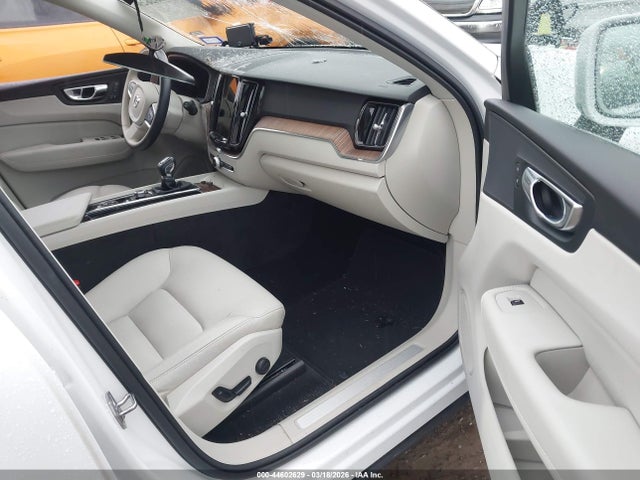 YV4102RK6M1850510 Volvo Xc60 T5 Momentum
