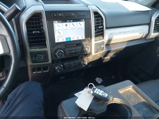 1FT8W3BT5KEF29587 Ford F-350 Lariat