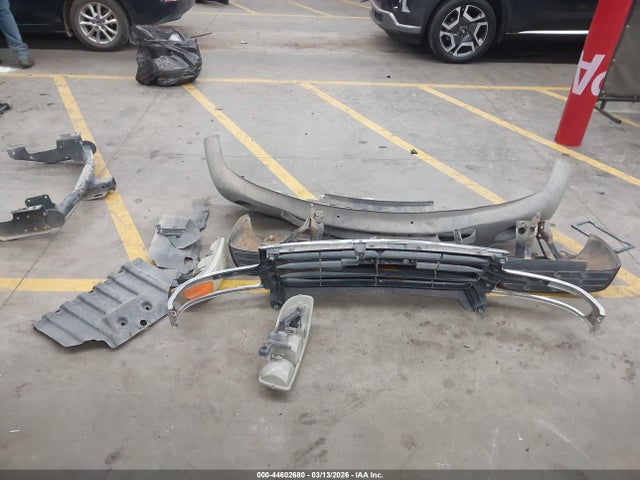 44602680 :رقم المزاد ، 2GTEC19V841127915 vin ، 2004 Gmc Sierra 1500 مزاد بيع