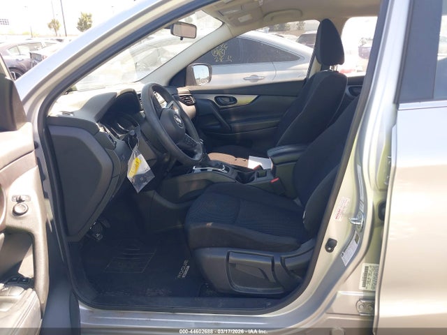 JN1BJ1CPXHW017629 Nissan Rogue Sport S
