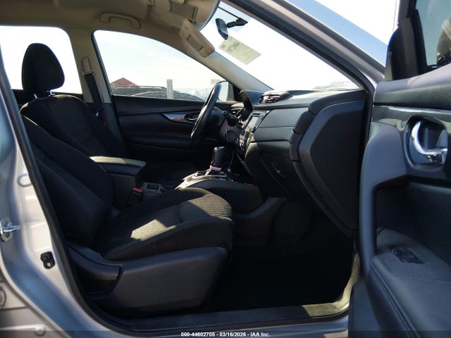KNMAT2MV3JP573707 Nissan ROGUE SV
