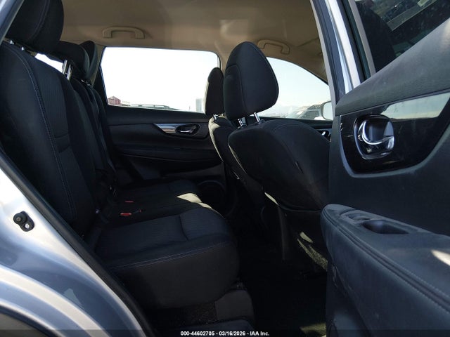 KNMAT2MV3JP573707 Nissan ROGUE SV