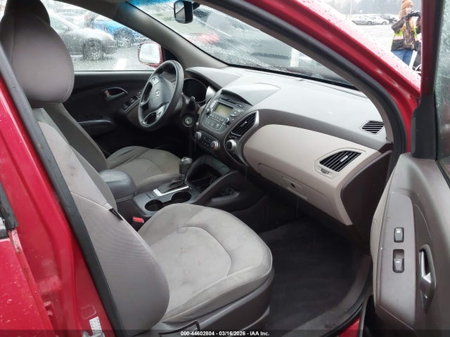 KM8JT3AF1FU086903 Hyundai TUCSON GLS