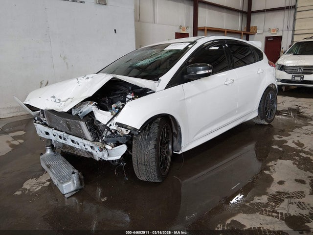 1FADP3L90JL322328 Ford FOCUS ST