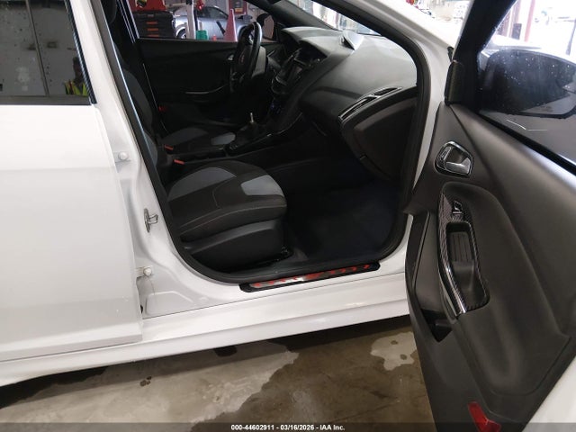 1FADP3L90JL322328 Ford FOCUS ST