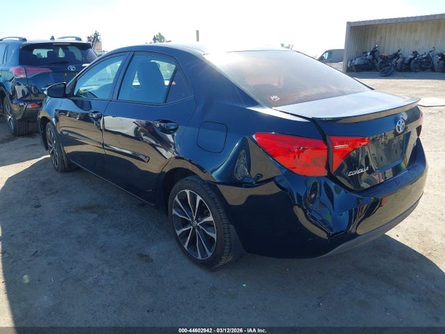 Toyota COROLLA SE 2018 5YFBURHE7JP841290 Image 3