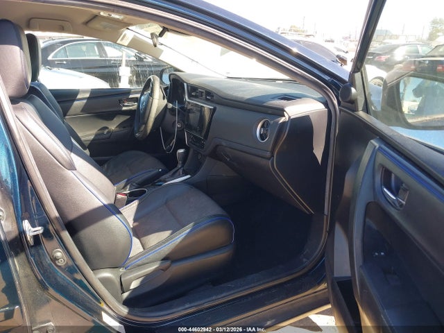 Toyota COROLLA SE 2018 5YFBURHE7JP841290 Image 5