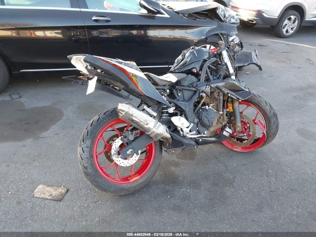 MH3RH06Y2GK014219 Yamaha YZFR3