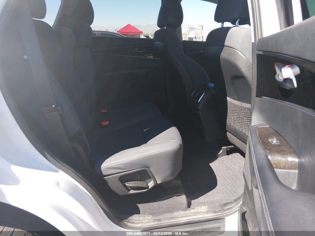 5XYPG4A31GG176893 KIA Sorento 2.4l Lx