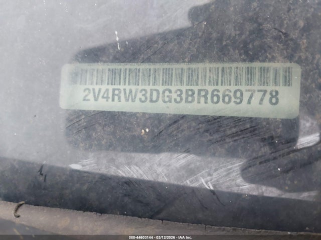 44603144 :رقم المزاد ، 2V4RW3DG3BR669778 vin ، 2011 Volkswagen Routan Se مزاد بيع