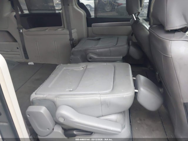 44603144 :رقم المزاد ، 2V4RW3DG3BR669778 vin ، 2011 Volkswagen Routan Se مزاد بيع