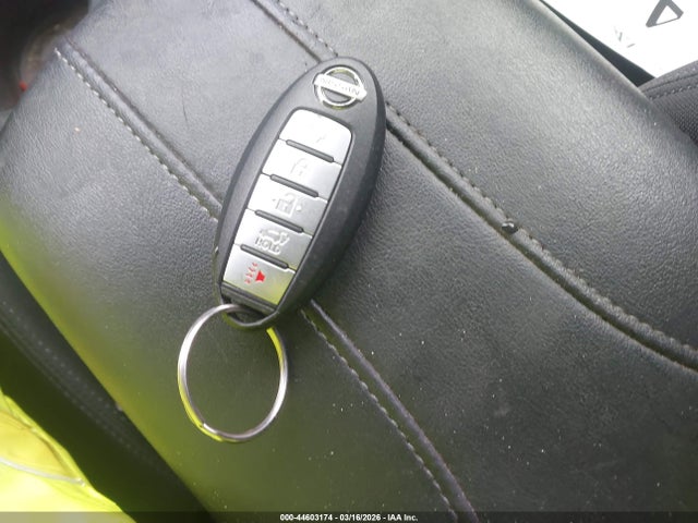 KNMAT2MV4JP543888 Nissan ROGUE SV
