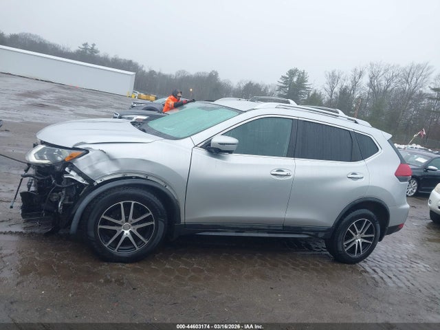 KNMAT2MV4JP543888 Nissan ROGUE SV