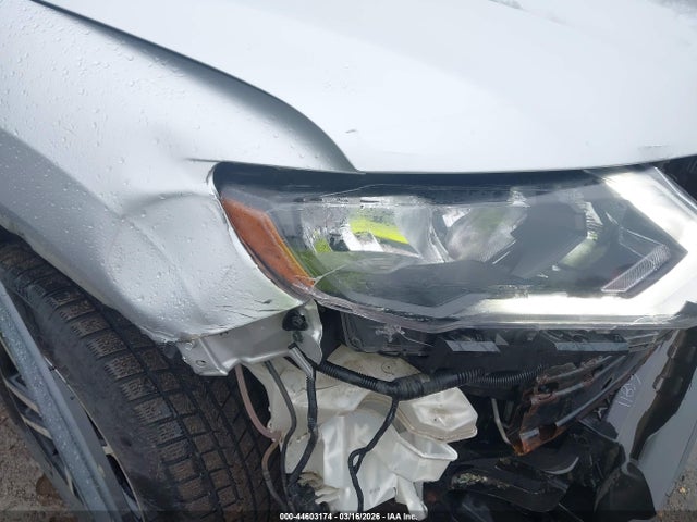 KNMAT2MV4JP543888 Nissan ROGUE SV
