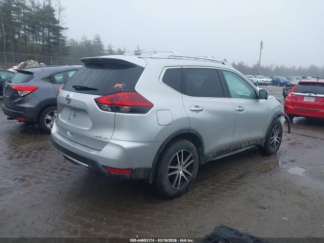 KNMAT2MV4JP543888 Nissan ROGUE SV