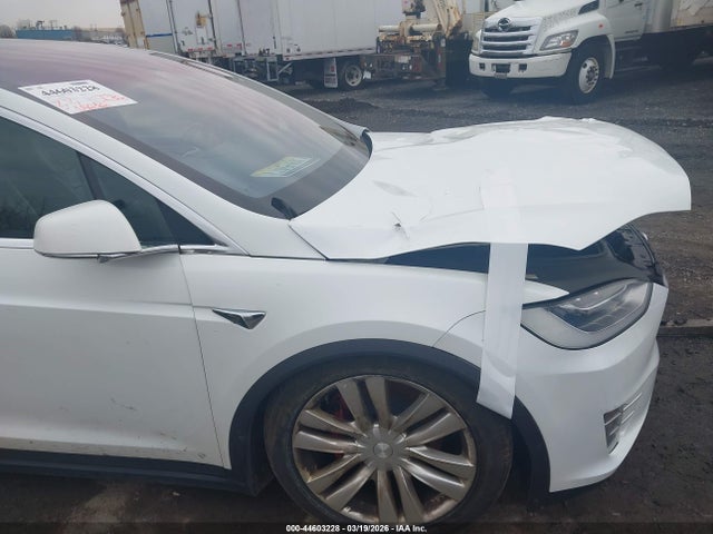 Продаж на аукціоні авто 2017 Tesla Model X P100d, vin: 5YJXCBE42HF044933, номер лоту: 44603228