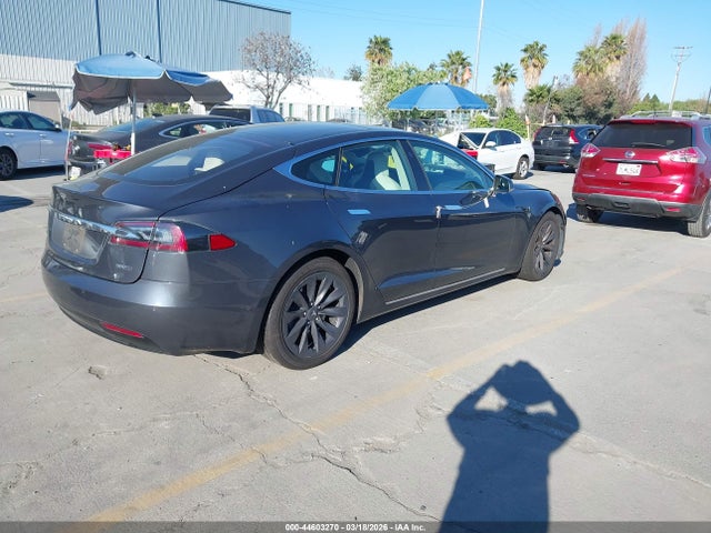 Продаж на аукціоні авто 2018 Tesla Model S 100d/75d/p100d, vin: 5YJSA1E28JF274765, номер лоту: 44603270