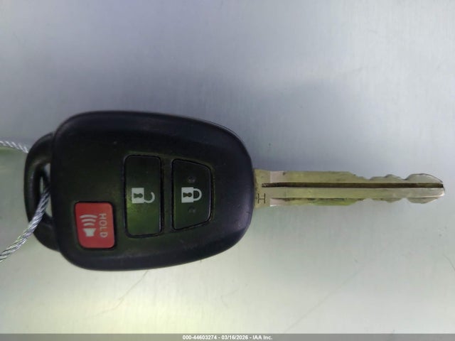 5TDZARFH4HS023862 Toyota Highlander Le