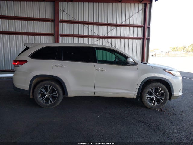 5TDZARFH4HS023862 Toyota Highlander Le