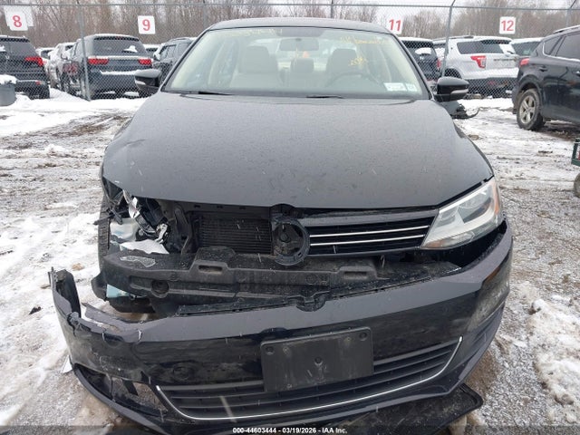 44603444 :رقم المزاد ، 3VWDP7AJ5DM368042 vin ، 2013 Volkswagen Jetta Se مزاد بيع
