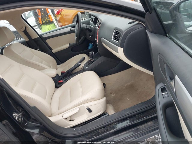 44603444 :رقم المزاد ، 3VWDP7AJ5DM368042 vin ، 2013 Volkswagen Jetta Se مزاد بيع