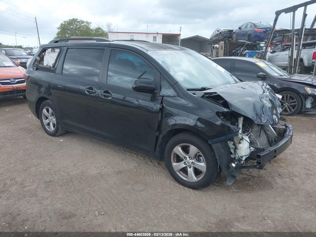 2016 TOYOTA SIENNA 5TDKK3DCXGS731907