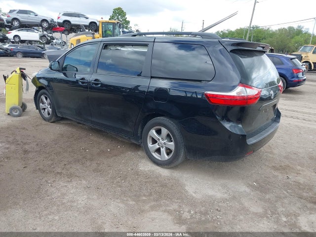 2016 TOYOTA SIENNA 5TDKK3DCXGS731907 Photo 2