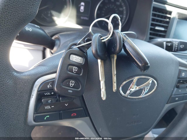 5NPD84LF9JH334386 Hyundai ELANTRA SEL