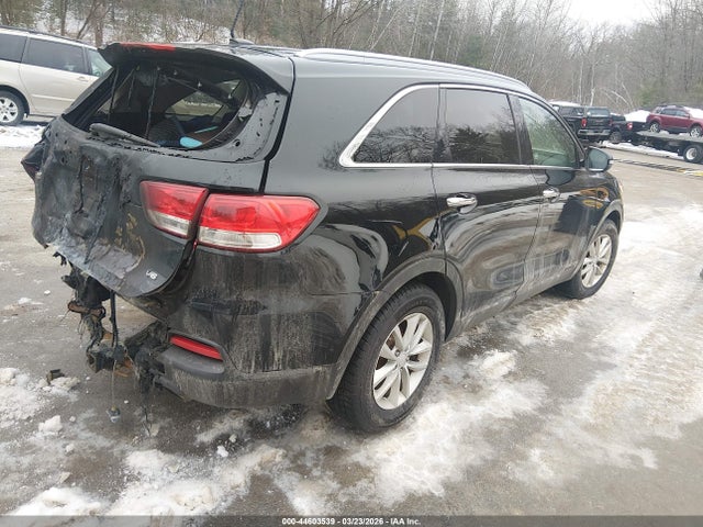 44603539 :رقم المزاد ، 5XYPGDA53HG199532 vin ، 2017 Kia Sorento 3.3l Lx مزاد بيع