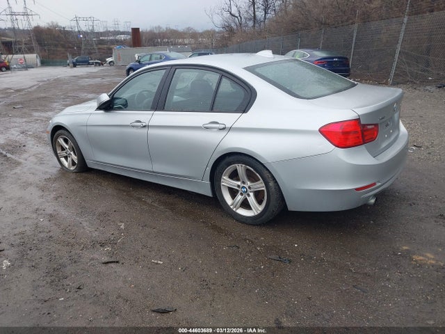 2014 BMW 320I WBA3C3C59EF984618 Photo 2