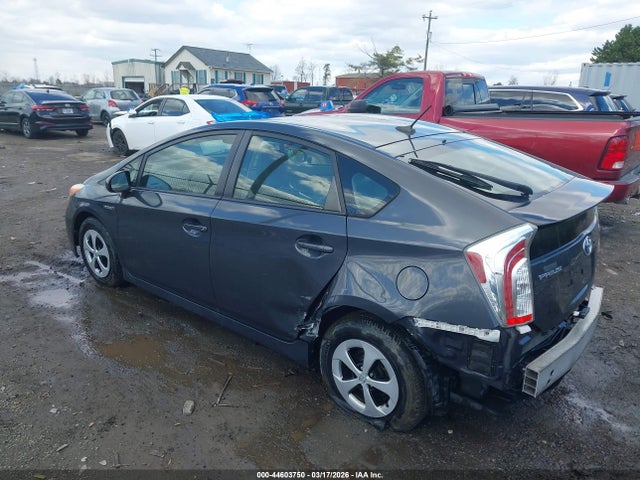 2015 TOYOTA PRIUS JTDKN3DU3F0403150 Photo 2