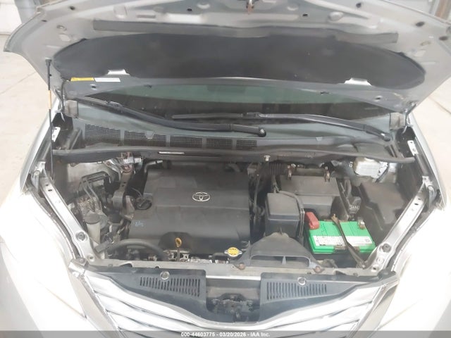 44603775 :رقم المزاد ، 5TDDK3DC0BS013400 vin ، 2011 Toyota Sienna Limited مزاد بيع