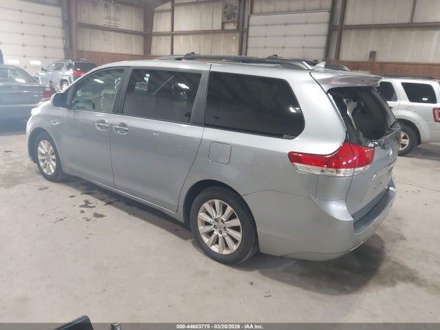 44603775 :رقم المزاد ، 5TDDK3DC0BS013400 vin ، 2011 Toyota Sienna Limited مزاد بيع