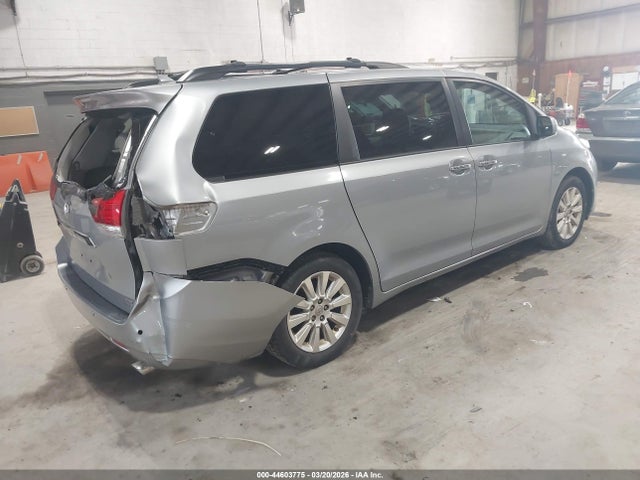 44603775 :رقم المزاد ، 5TDDK3DC0BS013400 vin ، 2011 Toyota Sienna Limited مزاد بيع