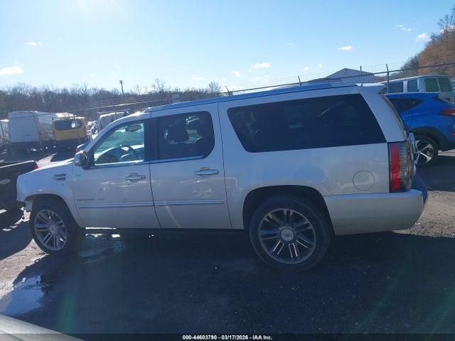 Продажа на аукционе авто 2013 Cadillac Escalade Esv Premium, vin: 1GYS4JEF4DR352526, номер лота: 44603790