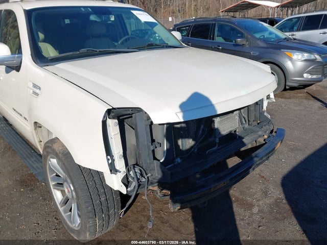Продажа на аукционе авто 2013 Cadillac Escalade Esv Premium, vin: 1GYS4JEF4DR352526, номер лота: 44603790