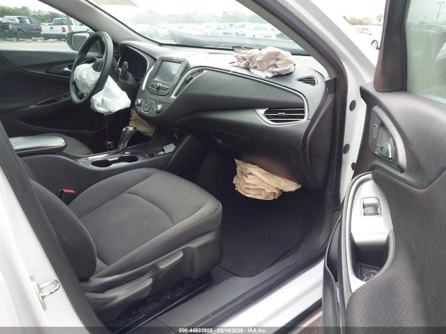 2018 CHEVROLET MALIBU 1G1ZB5ST5JF120356 Photo 4