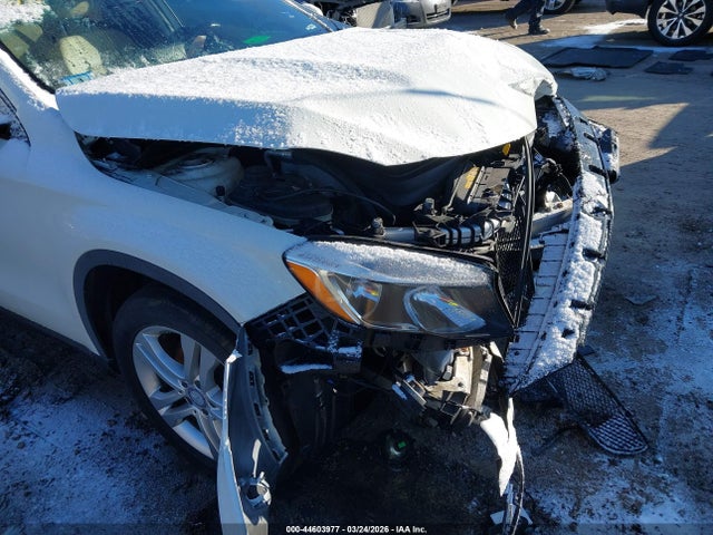 WDCTG4GB2FJ090272 Mercedes-Benz Gla 250 4matic