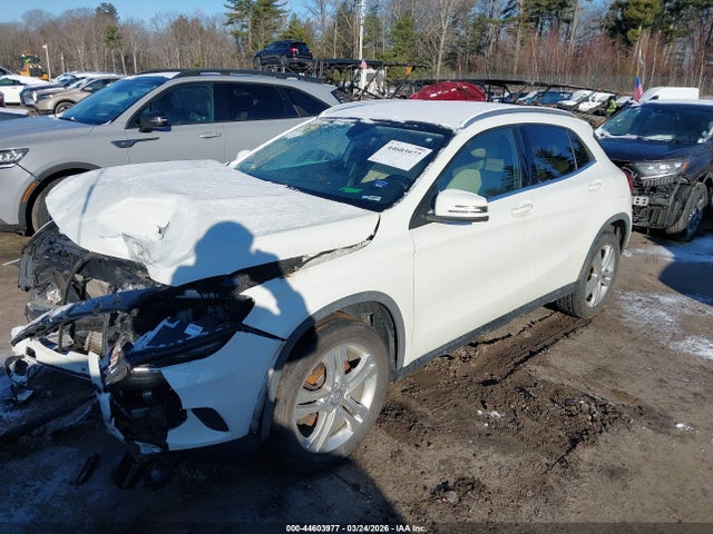 WDCTG4GB2FJ090272 Mercedes-Benz Gla 250 4matic